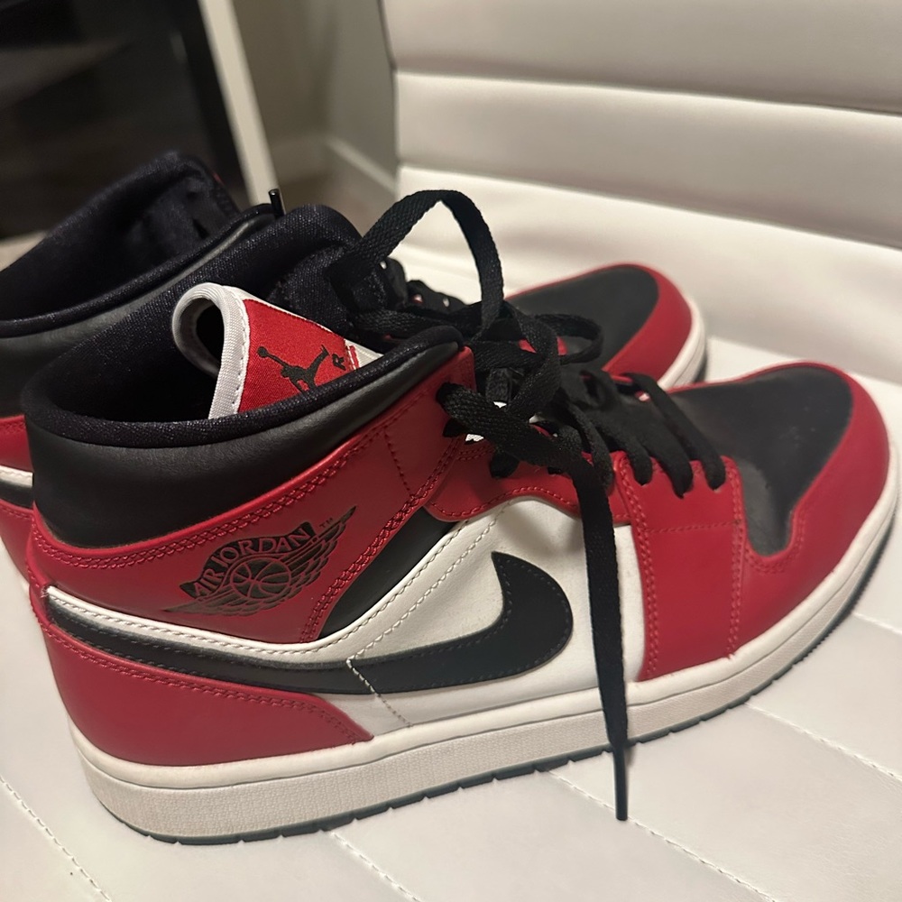 Jordan Mids | Men’s Size 10